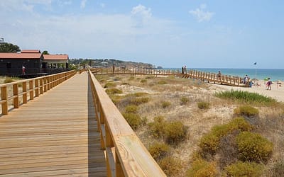 Pedestrian walkway of Alvor, mandatory when visiting Alvor